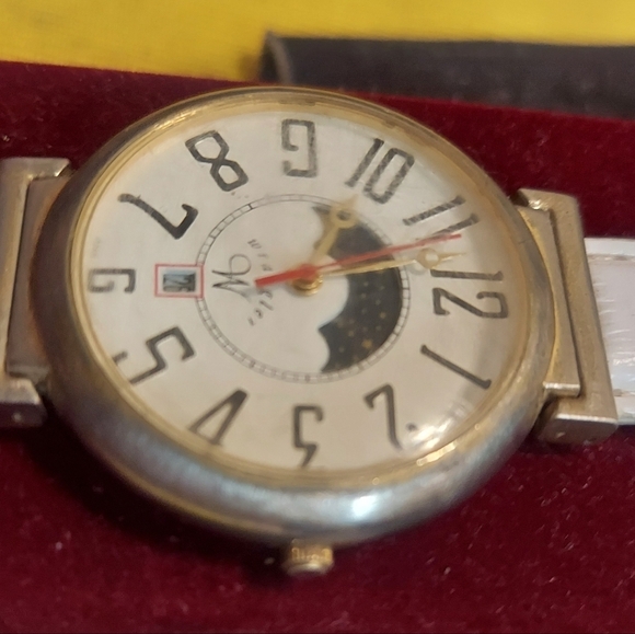 Rare Vintage Wrangler Moonphase watch - Picture 5 of 8